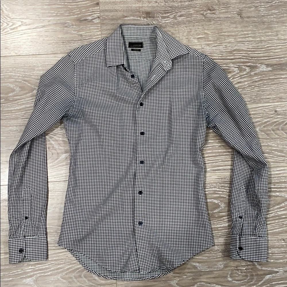 Zara Men’s Slim Fit Button Down